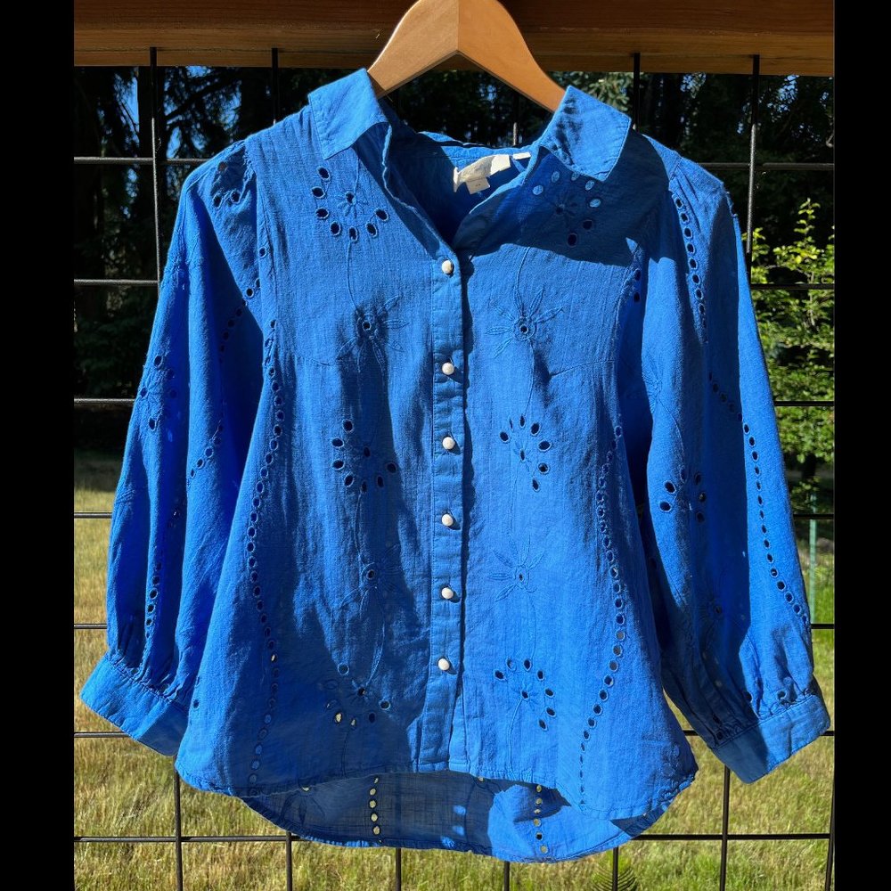 Forever That Girl blue broderie anglaise button down size XS